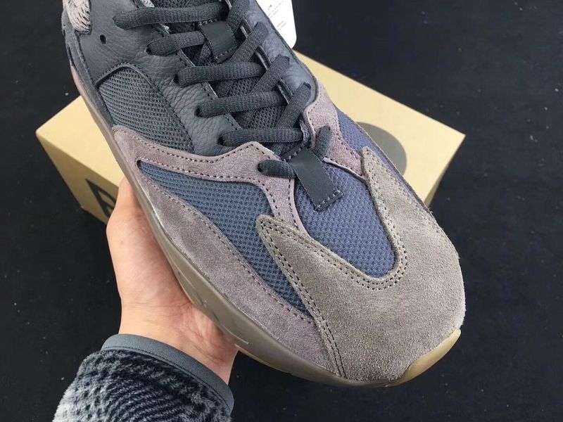 Supermax Yeezy Boost 700 Mauve